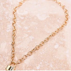 Lola Lock Necklace Gold